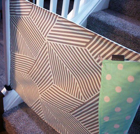 Homemade DIY fabric baby gate ideas, pattern tutorial.  How to make your own fabric baby gate. Baby Gate Ideas, Fabric Baby Gates, Diy Fashion Show, Diy Wedding Buffet, Storage Bags Diy, Puppy Gates, Diy Dog Gate, Diy Crafts For Boyfriend, Diy Baby Gate