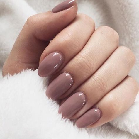 A nice pinkish brown nude of gel nails Mauve Nails, Simple Fall Nails, Fall Nail Art Designs, Smink Inspiration, Makijaż Smokey Eye, Super Nails, Neutral Nails, Prom Nails, Powder Nails