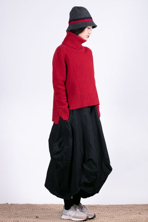 Nb Outfit, Overall Skirt, Japan Model, Skirt Black, Overalls, Lookbook, Turtle Neck, Relaxed Fit, Skirt