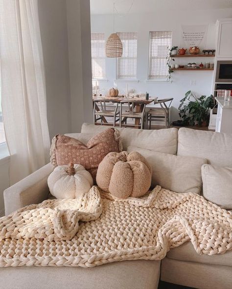 Fall Apartment Decor, Fall Room Decor, Fall Living Room Decor, Fall Living Room, Cozy Fall Decor, Fall Decor Inspiration, Fall Bedroom, Fall Decor Ideas, Fall Time