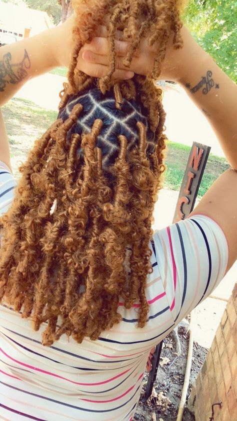 False Locks Dreads, False Locs Hairstyles For Women, False Locs, Butterfly Dreads, Blk Hairstyles, Outfit Jupe, Butterfly Locks, Quick Styles, Weave Hairstyles Braided