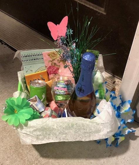 ‘Wine Fairies’ Have Been Anonymously Gifting Booze and Treats to Neighbors Who Could Use a Smile Booze Fairy Ideas, Fairy Wine Recipe, Whispering Angel Wine, Fairy Basket, Fairy Gift Ideas, Ding Dong Ditch, Facebook Groups, Spread Kindness, Social Gathering