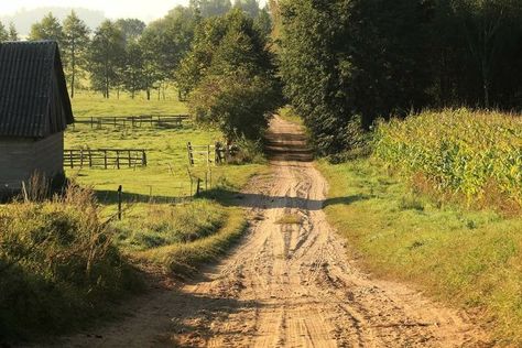 Aesthetic Scenery, Dirt Road, Farm Girl, Secret Life, Nature Aesthetic, Pretty Places, Country Life, Farm Life, Pretty Pictures