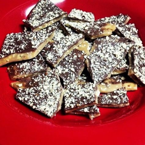 Butter Crunch Toffee, Almond Roca, Butter Crunch, Xmas Baking, Best Christmas Cookie Recipe, Toffee Recipe, Pecan Bars, English Toffee, Butter Toffee