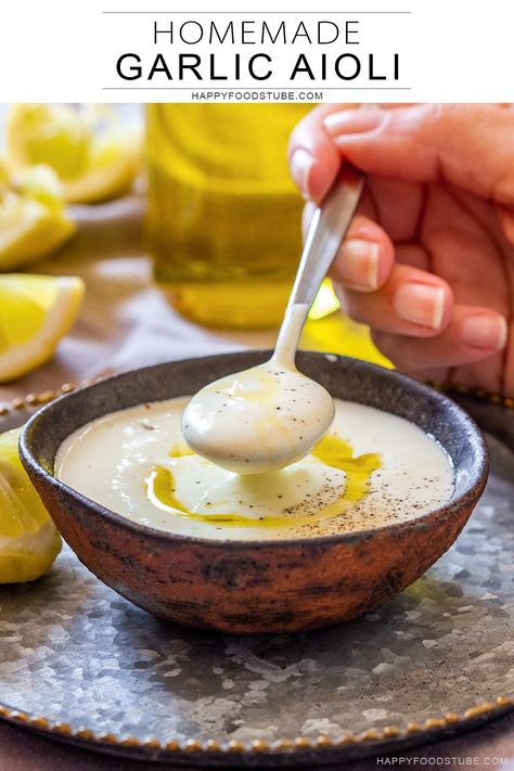 Mediterranean Garlic Sauce, Immersion Blender Recipes, Garlic Aioli Recipe, Fort Meyers, Homemade Aioli, Bread Dipping Oil, Aioli Sauce, Aioli Recipe, Garlic Aioli