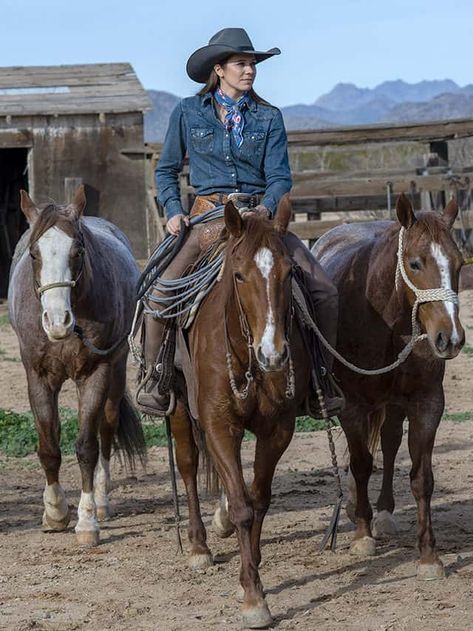 COWGIRL Magazine - Page 10 of 372 - COWGIRL inspires the Modern Western Lifestyle Cowgirl Fashion, Real Cowgirl, Cowgirl Pictures, Western Photography, Cowgirl Magazine, Cowboy Girl, Cowgirl And Horse, Looks Country, Western Lifestyle