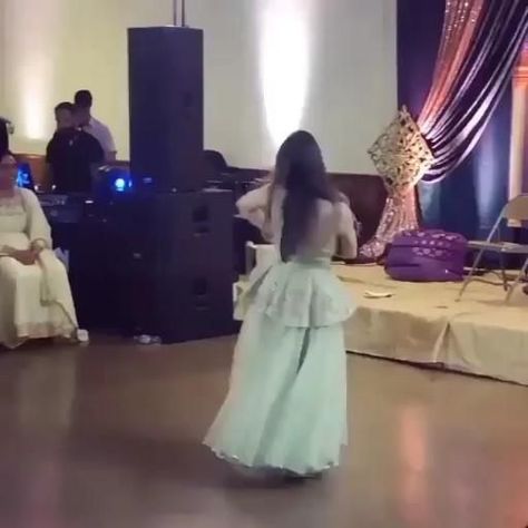 Reel Dance, Wedding Dance Songs, Social Media Drawings, Wedding Dance Video, Dance Playlist, Indian Wedding Video, Dance Outfits Practice, Dance Like This, Indian Dance