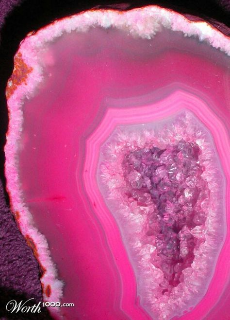 Pink geod Pink Geode, Space Art Gallery, Teal Art, Pink Stones, Marble Painting, Crystal Geode, Art Lessons Elementary, Pink Agate, Minerals And Gemstones