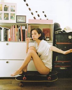 Kiko Mizuhara Style, Mizuhara Kiko, Kiko Mizuhara, Human Poses, Photography Inspo, Comme Des Garcons, Aesthetic Photography, Skateboarding, Pose Reference