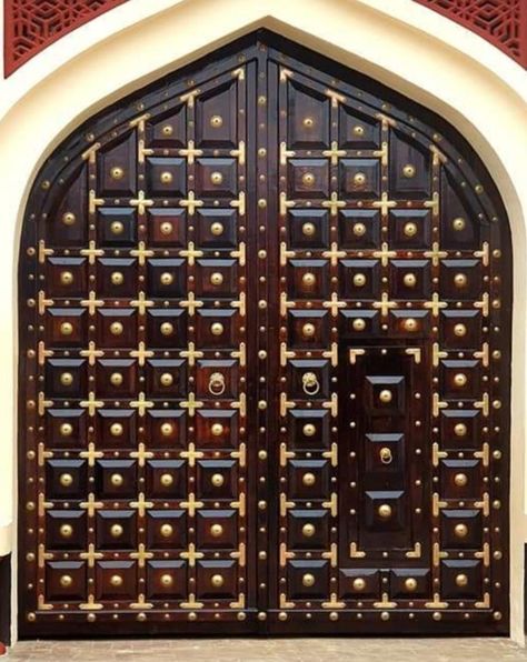 Rajasthan Doors, Wooden Door Frame, Rustic Entry Doors, Gate Pictures, Indian House Exterior Design, Entry Door Designs, Dining Room Design Luxury, House Main Door, Compound Wall Design