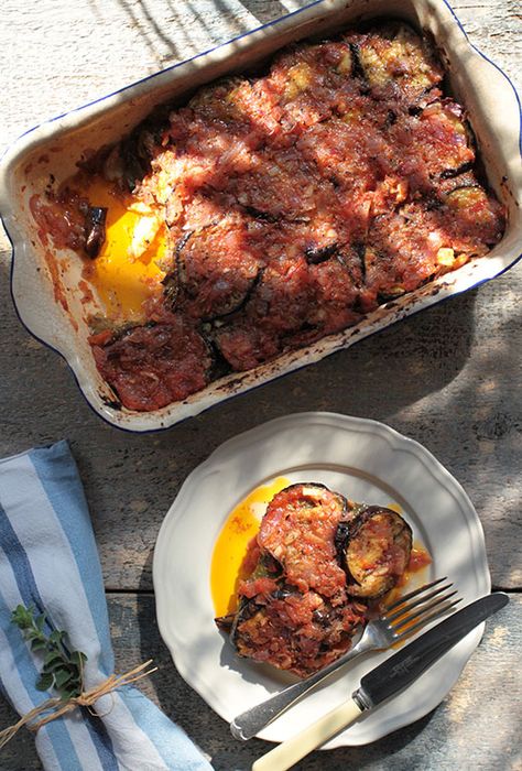 Soufico is the "national dish" of Blue Zone Ikaria island, a luscious medley of baked, layered summer vegetables redolent of oregano. Soufico Recipe, Ikaria Recipes, Ikarian Recipes, Blue Zone Diet Recipes, Ikarian Diet, Longevity Foods, Blue Zone Recipes, My Greek Table, Zone Diet Recipes