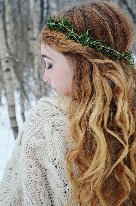 Winter Solstice // DIY Holiday Crown Winter Solstice Crown, Yule Headpiece, Yule Crown, Yule Photoshoot, Easy Hairstyles For Christmas, Winter Solstice Wedding, Yule Aesthetic, Easy Christmas Hairstyles, Christmas Crowns