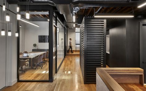 Inside Private Boutique Law Firm Office in Brooklyn - Officelovin' Law Firm Office Design, Lawyer Office Interior, Law Firm Design, Law Firm Office, Law Office Design, Law Office Decor, Modern Home Offices, Small Office Design, City Office