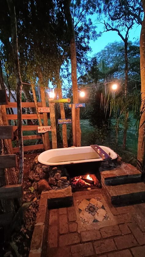 Outside Bathtub, Garden Bathtub, Outdoor Bathtub, Outdoor Bathroom Design, Outdoor Tub, Outdoor Baths, Backyard Oasis Ideas, Outdoor Bath, Dream Yard