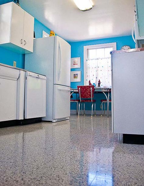 Kitchen flooring with retro appeal: Azrock VL-130 Classic Blue Gray vinyl tile Retro Kitchen Remodel, Humble Kitchen, Retro Kitchens, Midcentury House, Kitchen Retro, Galley Style Kitchen, Retro Renovation, Linoleum Flooring, Shaker Kitchen