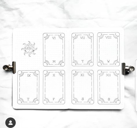 Bujo Witchy Theme, Tarot Card Bujo Theme, Witch Bujo Theme, Reading Journal Spreads Tbr, Bujo Tarot Theme, Bujo Witch Theme, Tarot Bullet Journal Ideas, Witchy Bujo Spreads, January Bujo Spread