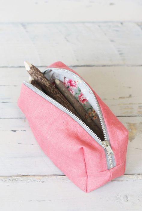 Pencil Pouch Pattern, Pencil Pouch Diy, Pencil Case Sewing, Pencil Case Pattern, Box Pencil Case, Diy Bags No Sew, Pochette Diy, Diy Pencil Case, Diy Sy