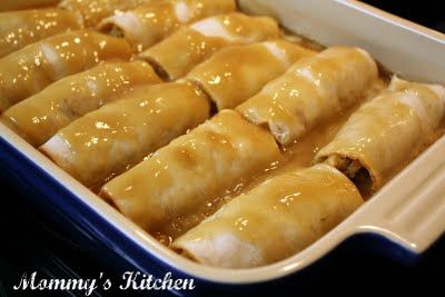 Stuffing rolled up inside of thick slices of turkey then covered with gravy!  Thanksgiving in my mouth, thank you very much! Turkey Stuffing Roll Ups, Stuffing Roll Ups, Turkey Rolls, Deli Turkey Recipes, Turkey Roll Ups, Inexpensive Dinners, Turkey Stuffing, Deli Turkey, Sliced Turkey