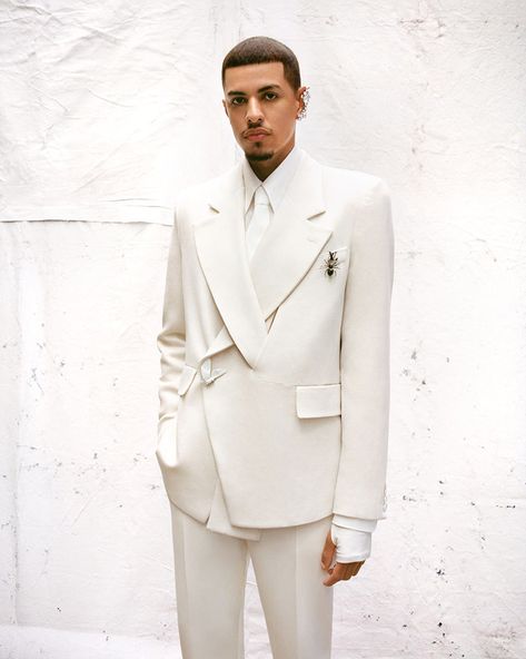 White Wedding Suit, Classy Suits, Dress Suits For Men, Prom Outfits, Men’s Suits, Wedding Suits Men, Mens Fashion Suits, Pharrell Williams, Blazers For Men