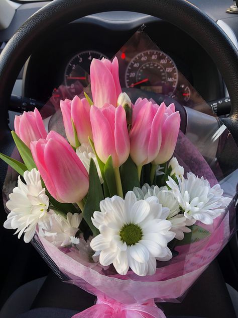 #flowers #bouquet #tulips #daisy Tulips And Daisies, Daisies Bouquet, Bouquet Tulips, Daisy Bouquet, Birthday Bouquet, Flowers Bouquet, Tulips, Daisy, Birthday