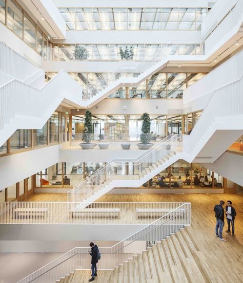 15 Impressive Atriums (And Their Sections) | ArchDaily Minimalism Living, Architecture Restaurant, Small Restaurant Design, Atrium Design, Stair Design, Building Stairs, Stairs Architecture, Architecture Office, Facade Architecture