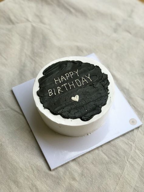 Men's Cakes Birthday, Happy Birthday Cake For Men, Cake For Mens Birthday, Bday Cakes For Men, Men Cakes Birthday, Simple Cake Designs Birthday, Birthday Cake For Man, Men Birthday Cakes, Birthday Cake Ideas For Men