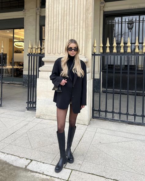 hair inspo, blonde hair insnpo, blazer, preppy outfit inspo, fall outfit inspo, spring outfit inspo, chic outfit inspo, city outfit inspo, high boots, leather boots, black leather boots, black boots Haircuts For White Hair, Bangs White Hair, Blazer Chic Outfit, White Hair With Bangs, Black Leather Boots Outfit, White Hairstyles, Black Knee High Boots Outfit, Black Outfit Winter, Leather Boots Outfit