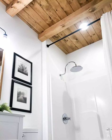 22 Unique Bathroom Ceiling Ideas to Catch Your Eye Rustic Wood Paneling, Bathroom Ceiling Ideas, Small Half Bathroom, Shower Cubicle, White Marble Bathrooms, Bilik Air, Timeless Bathroom, White Bathroom Tiles, Wooden Ceiling