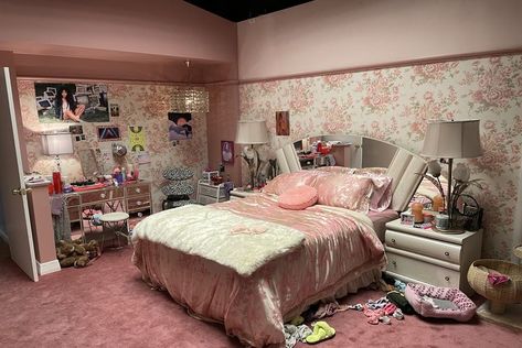 Y2k Bedroom, Y2k Room, Girly Room, Pretty Room, Dreamy Room, Dream Room Inspiration, Decoration Inspiration, Room Makeover Inspiration, House Room