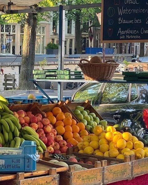 Italy Vibes, Food Bakery, Fruit Stand, Think Food, Julia Child, Italian Summer, Summer Dream, European Summer, Pretty Food