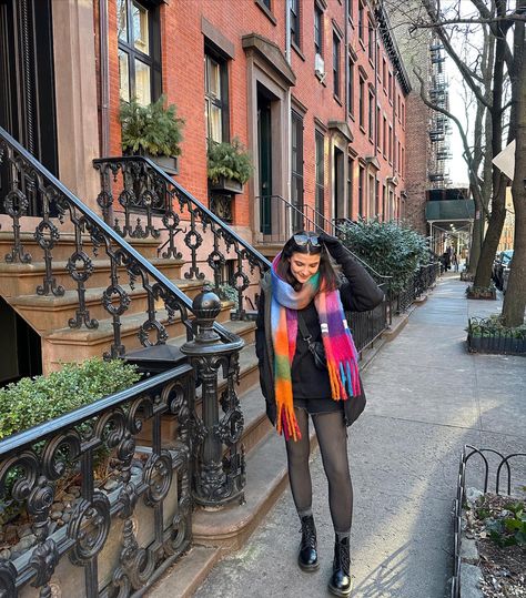 Coloured Scarf Outfit, Winter Outfits City, Acne Studios Outfit, Scarf Winter Outfit, Colorful Scarf Outfit Winter, Rainbow Scarf Outfit, Bright Scarf Outfit, Colourful Scarf Outfit, Check Scarf Outfit