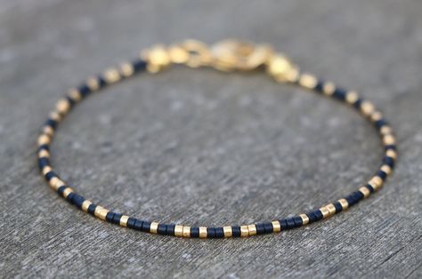 Bracelet Stands, Dainty Gold Bracelet, Dainty Style, Miyuki Bracelet, Bracelet Minimalist, Gold Armband, Gold Bracelet For Women, Seed Bead Bracelet, Beads Bracelet Design