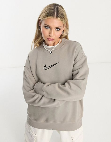 Christmas Sweatshirt Ideas, Nike Hoodie Outfit, Nike Jumper, Teenage Clothing, Nike Looks, Hoodie Aesthetic, Nike Zip Up, High Street Fashion, Nike Pullover