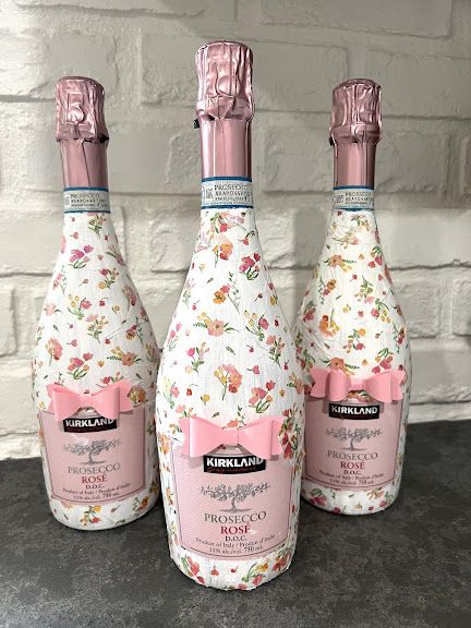 Decoupage Champagne Bottles, Painting Wine Bottles, Shot Party, Glitter Wine Bottles, Prosecco Bottle, Decoupage Bottles, Preppy Art, Decoupage Crafts, Pink Pajama