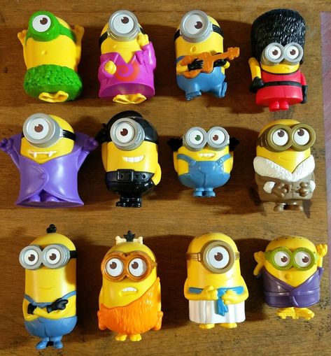 15 Happy Meal Toys Worth Big Bucks on eBay Minion Toys, Halloween Animation, Halloween Figures, Halloween Buckets, Vintage Halloween Costume, Halloween Collectables, Pumpkin Treat, Giant Inflatable, Big Bucks