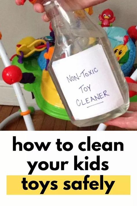 Kids can make their toys so dirty, luckily theres a non toxic solution to clean them without fear of damaging health. No toxic chemicals, no harsh odors, this cheap and and child friendly homemade cleaning product is the best solution for cleaning kids toys. Toy Cleaning Solution, Diy Home Cleaning Hacks, Diy Built In Desk, Clean House Tips, Diy Gift Bow, Easy Tile, Closet Makeover Diy, Natural Cleaner, Eco Friendly Lifestyle