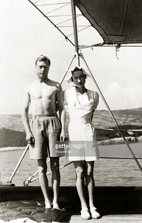 circa 1936, King Edward VII and Mrs, Wallis Simpson, (later The Duke and Duchess of Windsor) (Photo by Popperfoto/Getty Images) Edward Windsor, Duke Of Windsor, Duchess Of Windsor, Wallis Simpson, Edward Viii, The Affair, King Edward Vii, Royal Family England, Royal Life