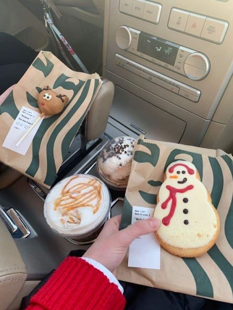 Herbst Bucket List, Bebidas Do Starbucks, Christmas Dreaming, Cosy Christmas, Christmas Feeling, Christmas Inspo, Warm Christmas, Deilig Mat, Christmas Wonderland