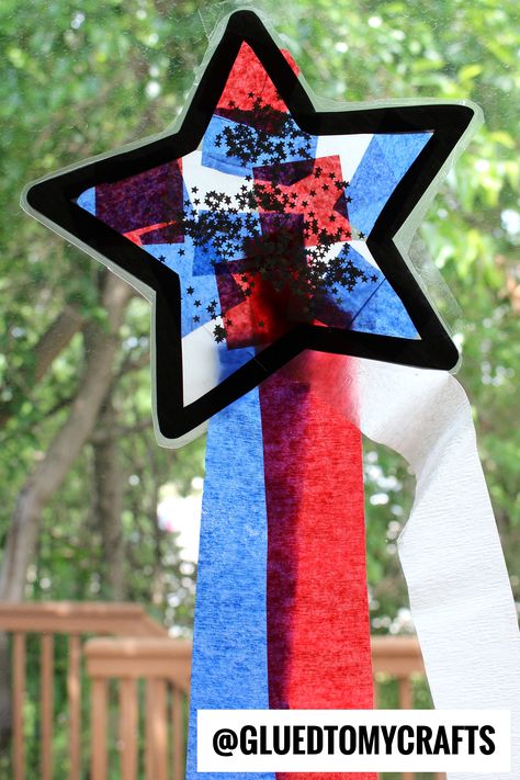 Patriotic Star Suncatcher Craft Idea 4th Of July Sun Catcher, 4th Of July Craft, Star Suncatcher, July Art, June Crafts, Fourth Of July Decorations, Keepsake Crafts, Suncatcher Craft, Pretty Crafts