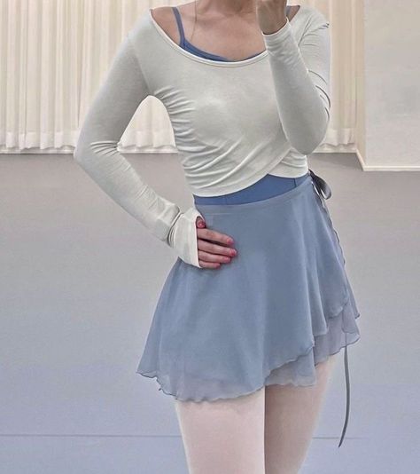 Balletcore Outfits Blue, Ballet Core Clothes, Ballet Core Fashion, Cute Ballet Outfits, Ballerina Core Outfit, Balletcore Skirt, Ballet Practice Outfit, Balletcore Summer, Ballet Clothing