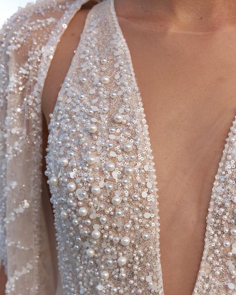 Dive into elegance with our latest sheath wedding dress! Embellished with a stunning array of beads and pearls, it sparkles from every angle. Ideal for the bride seeking to make a bold and unforgettable statement. ZENDAYA | WONÁ Atelier - Signature Edition #WonaConcept #Wona #Atelier #weddingdress #bride #bridal Pearl Encrusted Wedding Dress, Chic Wedding Dresses With Pearl Embroidery, White Bride Dress With Pearl Embroidery, Semi-stitched Wedding Dress With Pearl Embroidery, Pearl Beaded Dress, Luxury Pearl Embroidery Wedding Dress, Wedding Dress Embellished, Form Fitting Wedding Dress, Pearl Wedding Dress