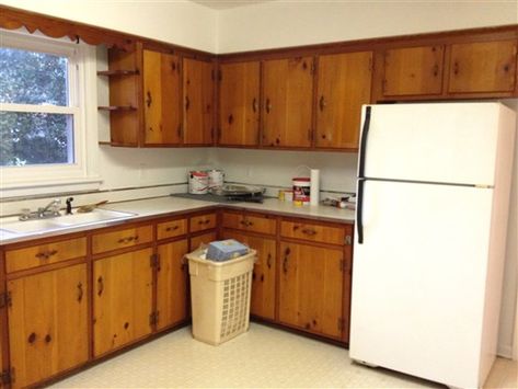 Kitchen DIY makeover: Before and after pictures Upcycling, 50s Kitchen Makeover, 1950 Kitchen Cabinets, Cupboard Renovation, 1950s Kitchen Cabinets, 1950 Kitchen, 1950s Kitchen Remodel, Pine Kitchen Cabinets, Small Kitchen Renovations