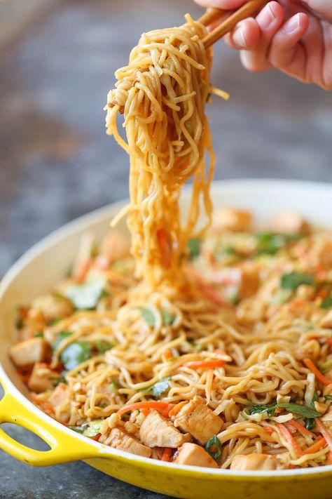 Chicken Noodles Instant Pot, Noodles Instant Pot, Peanut Chicken Noodles, Noodle Stir Fry, Thai Peanut Chicken, Chicken Noodles, Noodle Dish, Peanut Noodles, Thai Peanut