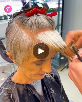 Grey Hair Growing Out, Grey Bangs, Silver Hair Bob, Blending Gray Hair With Highlights, Growing Out Grey Hair, Grey Hair Roots, Gray Roots, Celebrity Bobs, Doing Hair