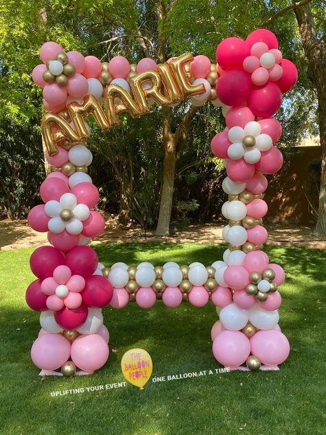 Photo Frames - The Balloon People Balloon People, Balloon Arch Diy, Balloon Photo, Graduation Photo Booth, Balloon Frame, Roller Skating Party, Toilet Paper Crafts, Diy Photo Frames, One Balloon