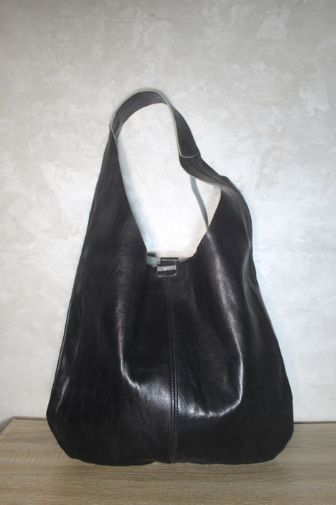 This Hobo Bags item by Marocainrie has 6 favorites from Etsy shoppers. Ships from Morocco. Listed on Dec 4, 2023 Handmade Leather Shoulder Bag, Handmade Leather Tote, Stylish Purse, Oversized Bag, Black Leather Tote Bag, Moda Chic, Hobo Style, Chic Leather, Genuine Leather Purse