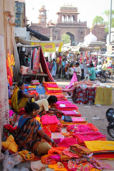 #india #textiles #shopping #travel Hampi, Big Playground, Kumbh Mela, Street Vendors, Street Vendor, Wedding Crashers, Goa India, Textile Market, Outdoor Market