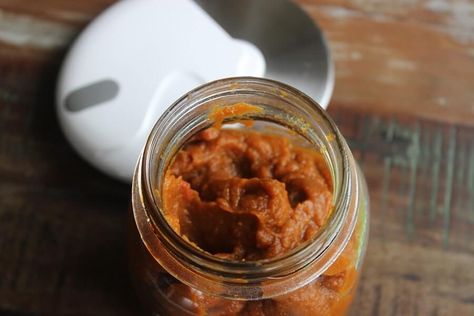 Easy Bbq Sauce, Bellini Recipe, Veg Pizza, Pizza Sauce Recipe, Homemade Goodies, Relish Recipes, Easy Bbq, Diy Cooking, Large Pizza