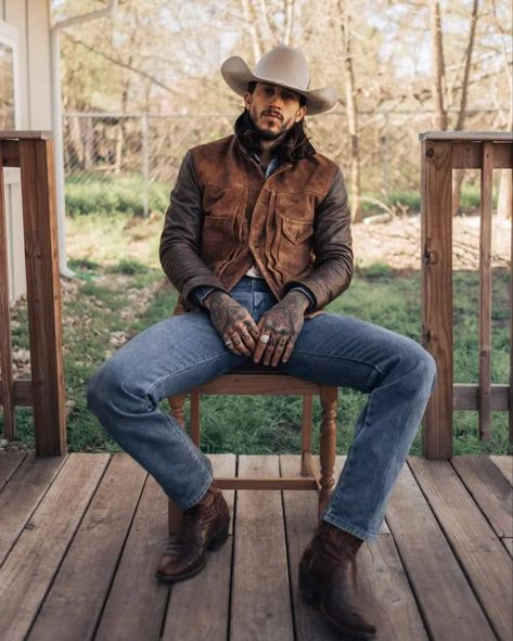 Western Outfits For Men, Cowboy Outfit Men, Mens Cowboy Boots Outfit, Western Photo Shoots, Cowboy Boot Outfits, Rodeo Rider, Cowboy Aesthetic, Cowboy Outfits, Mens Cowboy Boots