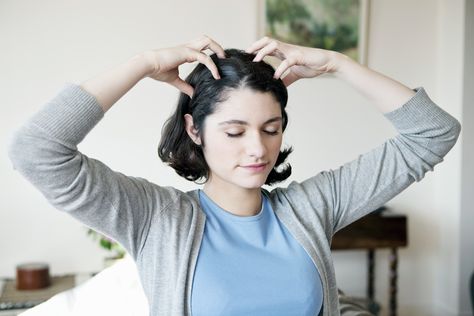 2 Scalp Massages for Stronger, Healthier Hair | Livestrong.com Prevent Hair Fall, Massage Benefits, Yoga Facial, Oily Scalp, Fast Hairstyles, Scalp Health, Hair Growth Faster, Head Massage, Scalp Conditions